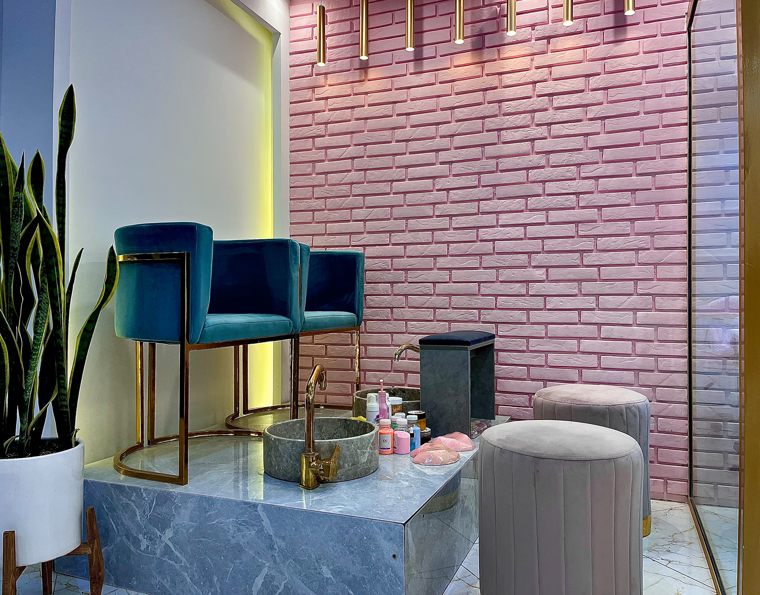 سالن زیبایی بانل